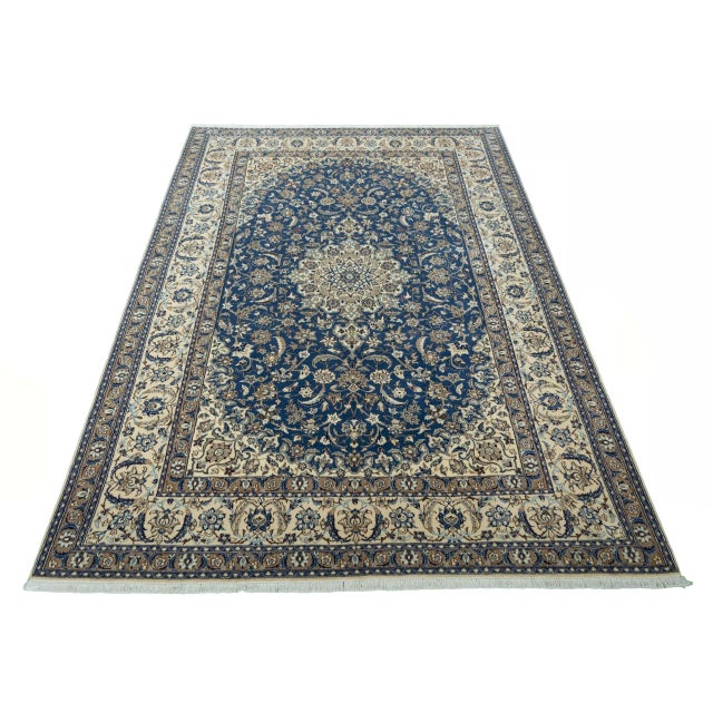 Hand-Knotted Nain 9la Oriental Rug with Silk For Sale - Image 4 of 13
