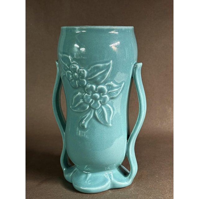 Form #1360 has been a favorite of Charles Murphy's designs for Red Wing Pottery. The exterior glaze is Luster Green and is...