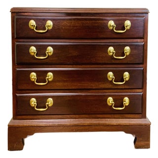 Vintage Ethan Allen Chippendale Style Four-Drawer Chest of Drawers For Sale