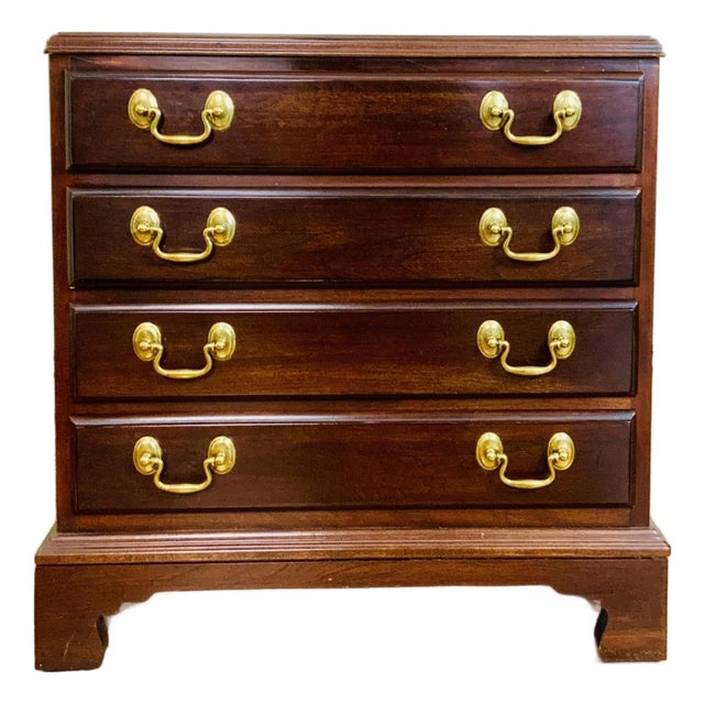 Vintage Ethan Allen Chippendale Style Four-Drawer Chest of Drawers For Sale