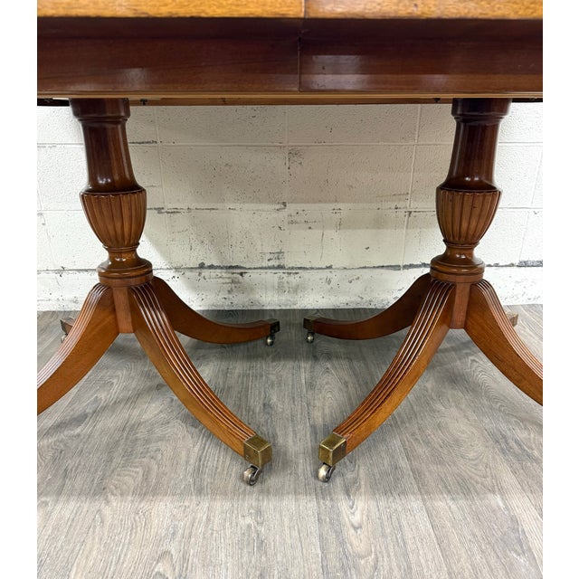 Late 20th Century Vintage Georgian Regency Revival Mahogany Double Pedestal Dining Table For Sale - Image 5 of 11