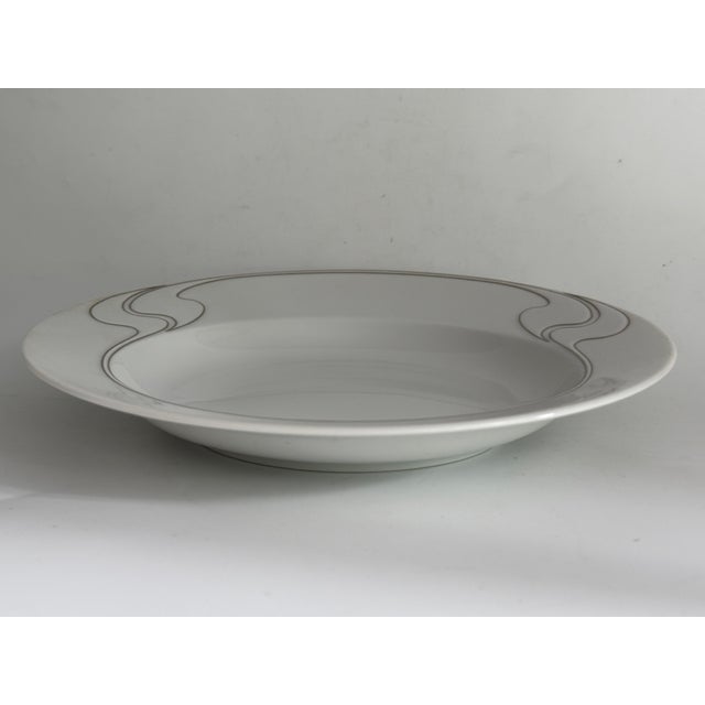 Ceramic White Asimmetria Soup Plates with Gilt Rims by Björn Wiinblad for Rosenthal Studio Linie, 1980s, Set of 6 For Sale - Image 7 of 8