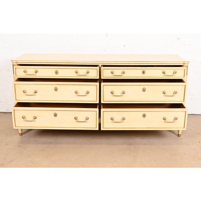 1960s Kindel Furniture French Regency Louis XVI Cream Lacquered Parcel Gilt Dresser For Sale - Image 5 of 11