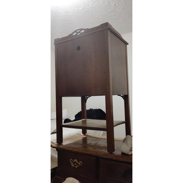 Mid 20th Century Kindel Grand Rapids French Regency Fruitwood Breakfront Bookcase For Sale In Indianapolis - Image 6 of 6