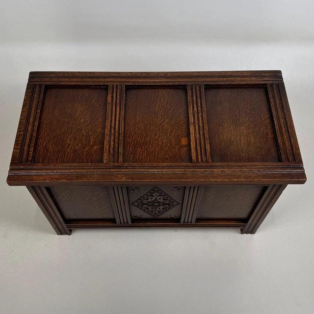 Antique English Edwardian Oak Blanket Box For Sale - Image 11 of 13