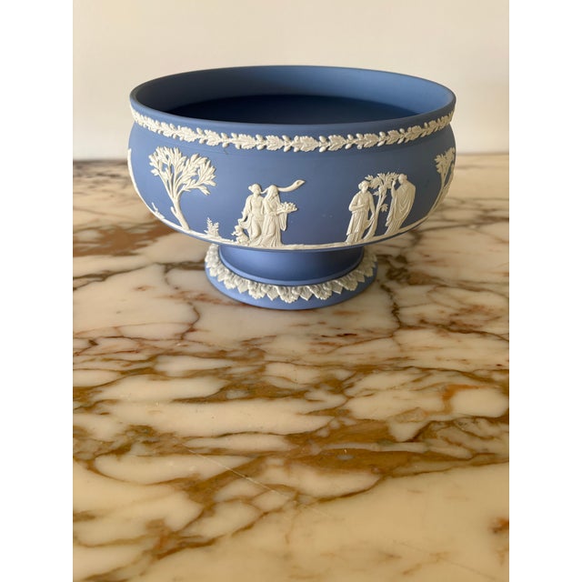 English Vintage Wedgwood Imperial Centerpiece Pedestal Bowl in Augurs Motif For Sale - Image 3 of 12