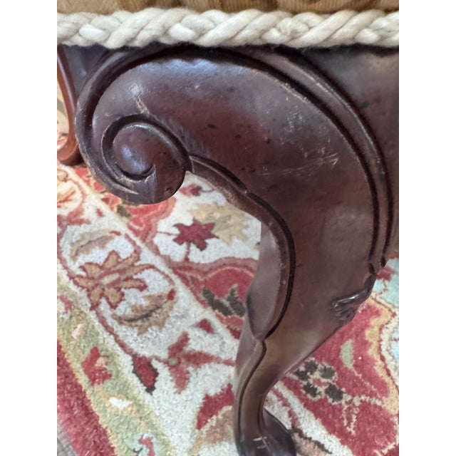 Queen Anne Set of 8 Traditional Carved Mahogany-Finish Dining Chairs With Floral Tapestry Upholstery For Sale - Image 3 of 8