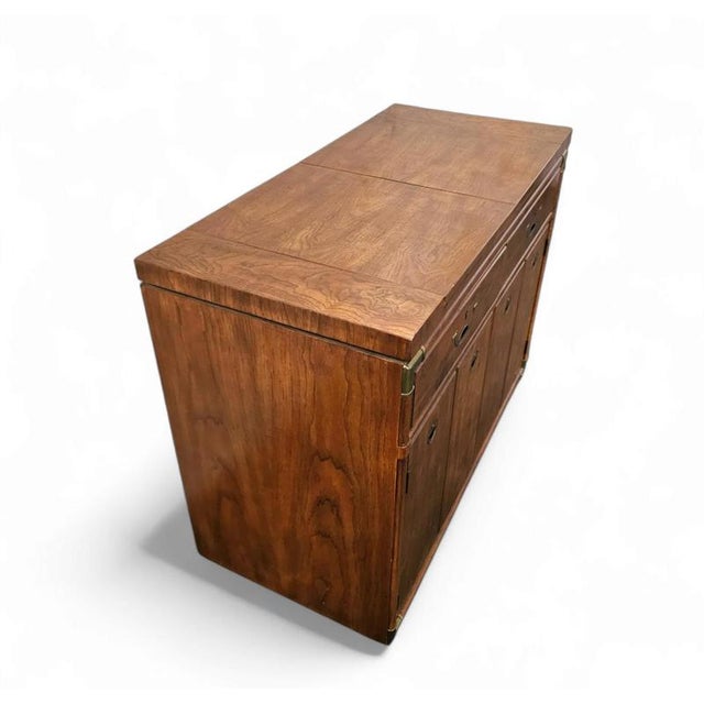 Vintage Drexel Accolade Campaign Server Dry Bar on Casters, 1980s For Sale - Image 13 of 17