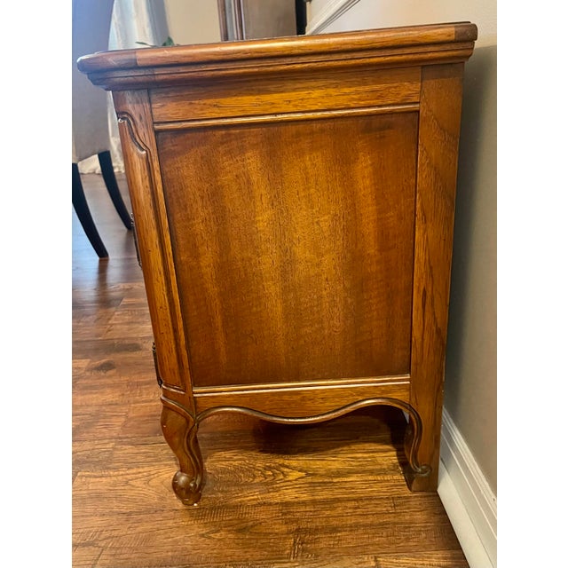 Mid 20th Century Vintage Thomasville French Provincial Nightstand