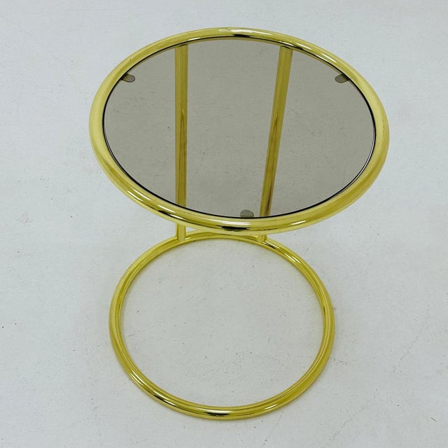 Bauhaus Round Golden Chrome and Glass Side Table, 1980s For Sale - Image 5 of 11