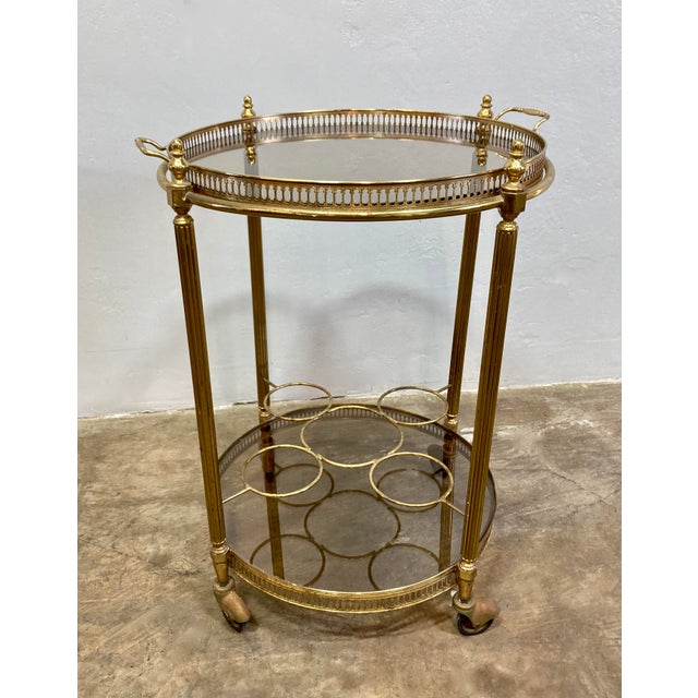 Hollywood Regency 1940s Brass Mid-Century Bar Trolley, in the Style of Maison Jansen For Sale - Image 3 of 8