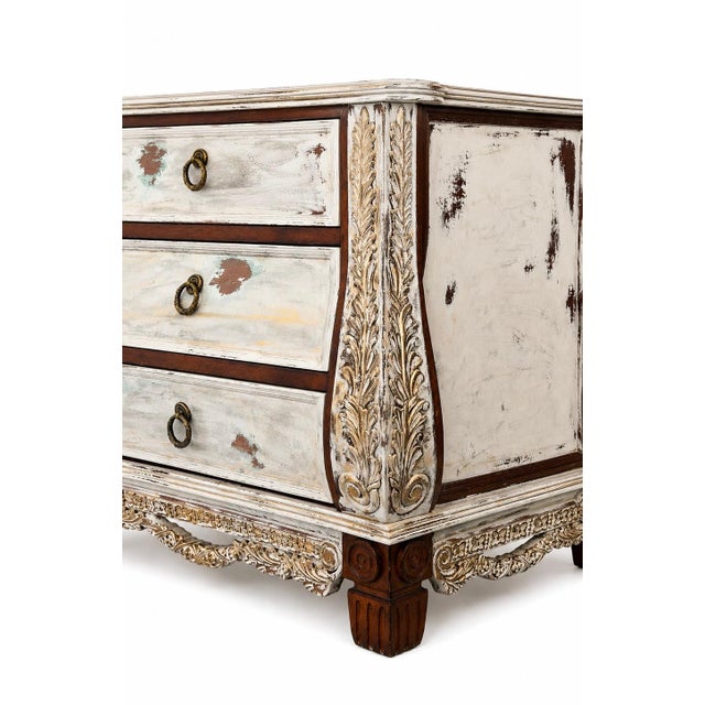 Vintage Patinated Bombe Chest in Yellow Sage – Carved Details – French Provincial For Sale - Image 4 of 11