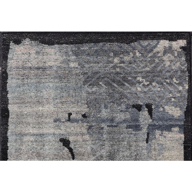 Measures 4' x 6' This modern piece was crafted in India during the 2010's. This abstract modern design with these...