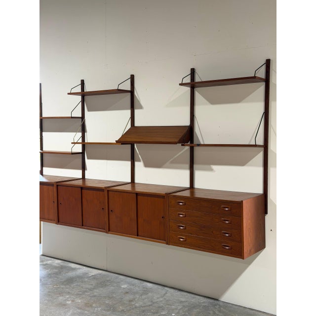 Mid-Century Modern Teak Wall Unit Wooden Large Shelving System Denmark Mid-Century Modern 1960s For Sale - Image 3 of 16