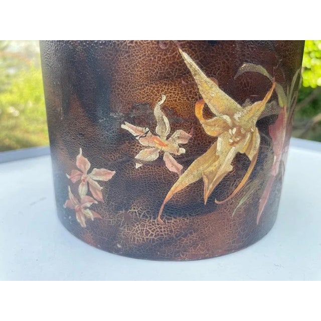 Japanese Cylindrical Box in Brown Lacquer Paint with Flower Decoration For Sale - Image 3 of 10