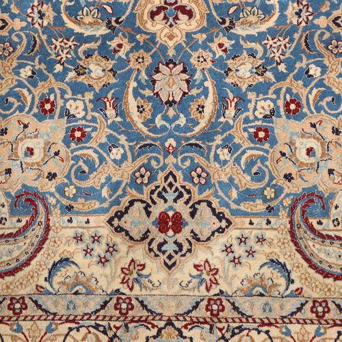 Middle Eastern Rug in Wool For Sale - Image 5 of 9