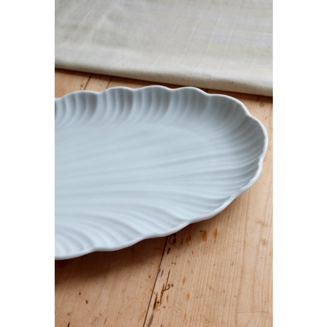 Large Vintage White Porcelain Seashell-Shaped Serving Platter, 1960s For Sale - Image 3 of 7