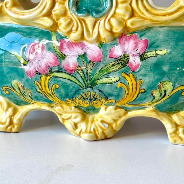 1980s Majolica Cache Pot For Sale - Image 4 of 8