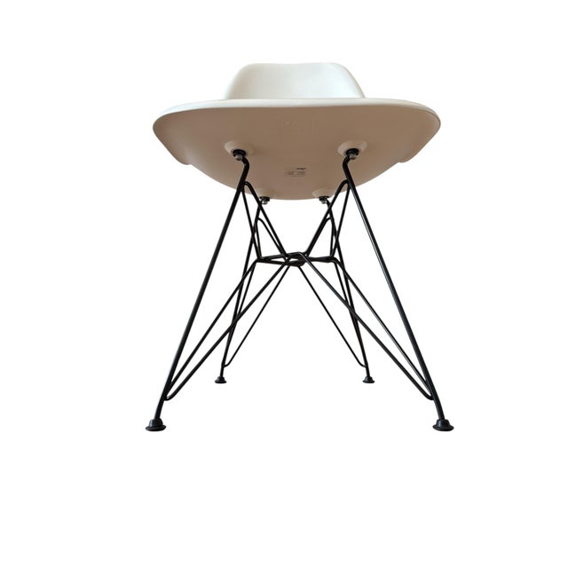 Metal White DSR Chairs by Charles & Ray Eames for Vitra, 2012, Set of 6 For Sale - Image 7 of 13