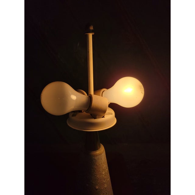 1950s Mid Century Modern Gerald Thurston for Lightolier Ceramic & Brass Table Lamps, Pair For Sale - Image 16 of 18