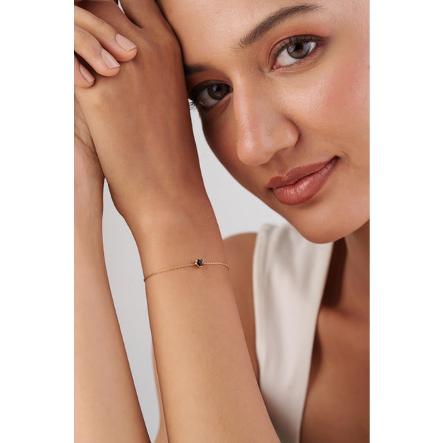 Fine Prong Set Sapphire Heart Chain Bracelet in 14k Yellow Gold For Sale - Image 10 of 18