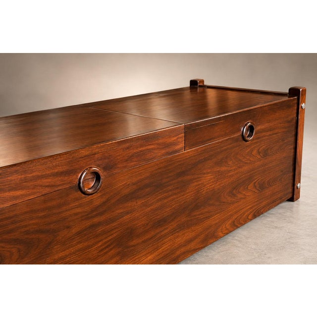 Brazilian Rosewood “Sabará” Trunk by Sergio Rodrigues, Brazil, circa 1965 — Lot 1124 For Sale - Image 15 of 18