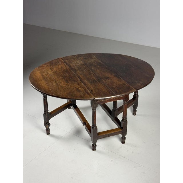 English Gateleg Table in Oak For Sale - Image 5 of 18