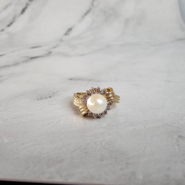 Freshwater Pearl Diamond Ring .50cttw 14K Yellow Gold, Size 3 For Sale - Image 4 of 5