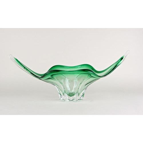 Beautiful, large modern Murano glass bowl out of the world renown workshops in Venetia/ Italy coming from the period...
