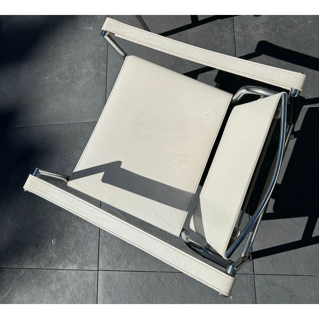 White Leather LC1 Basculant Chair by Le Corbusier, Pierre Jeanneret & Charlotte Perriand for Cassina, 1970s For Sale - Image 11 of 13