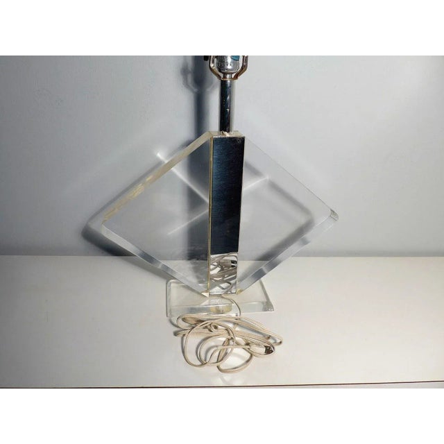 1960s George Bullio Hollywood Regency Diamond Lucite Mirrored Lamp For Sale - Image 5 of 9