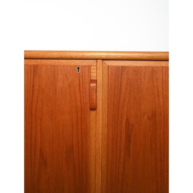 Brown Scandinavian 3-Door Highboard in Oak and Teak, 1950s-1960s For Sale - Image 8 of 11