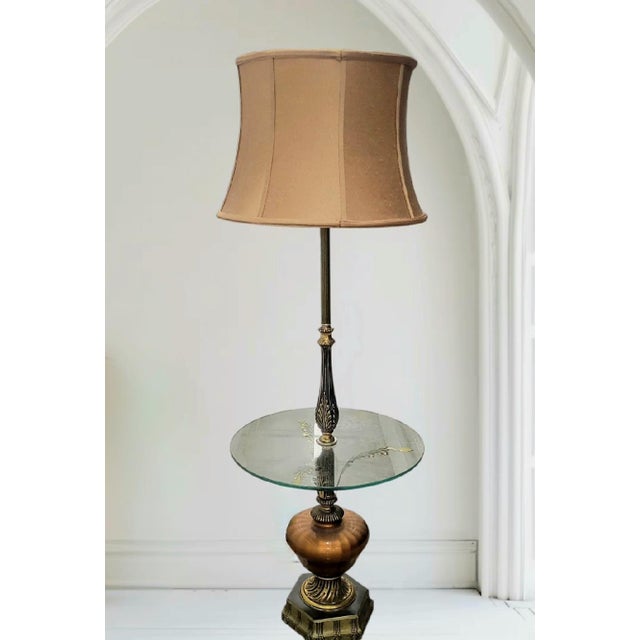 1960s Vintage Hollywood Regency Tall Glass Top Amber Brass Palm Leaf Black Side Table Floor Lamp For Sale - Image 5 of 8