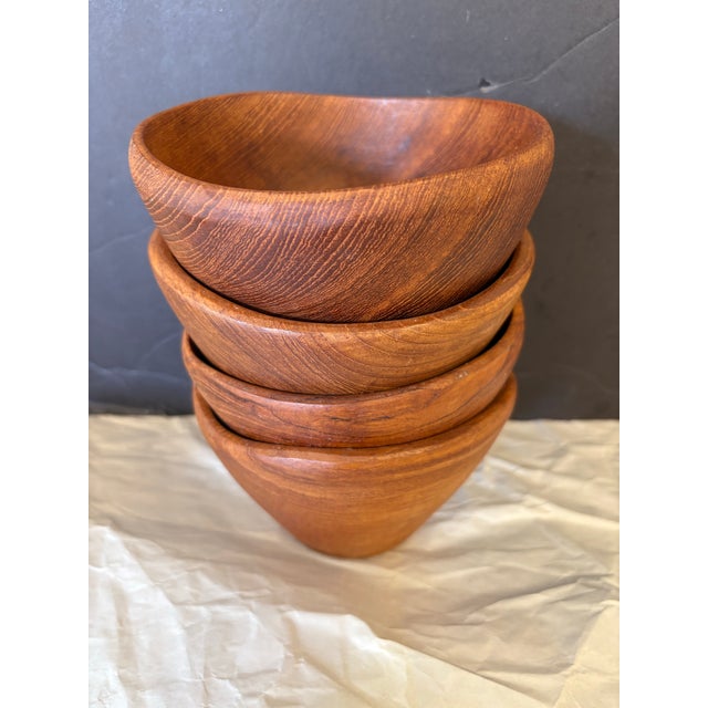Brown Vintage Mid-Century Benjamin & Medwin Wooden Salad Bowls, Made in Thailand – Set of 4 For Sale - Image 8 of 9