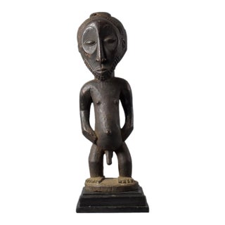 Early 20th Century Hemba Male Figure on Base For Sale