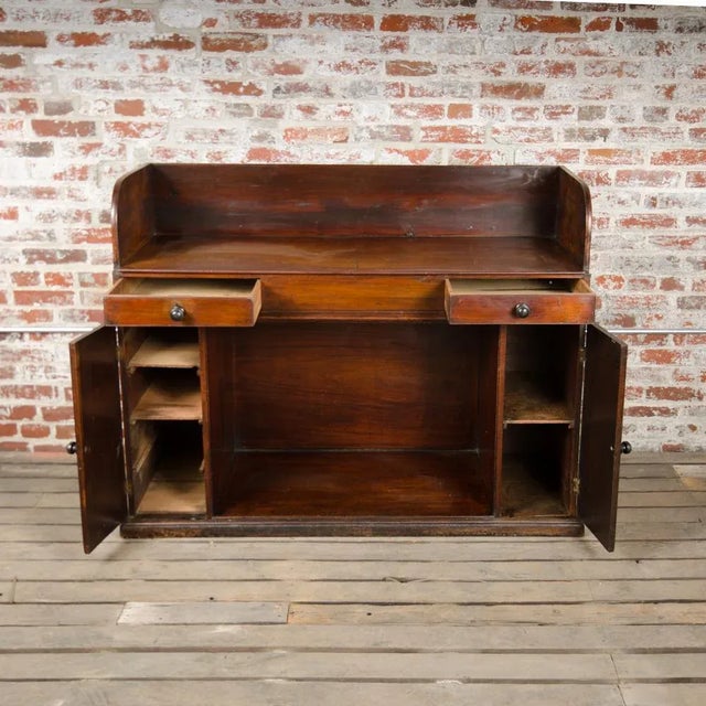 English An English Mahogany Kneehole Desk, 19th C. For Sale - Image 3 of 10