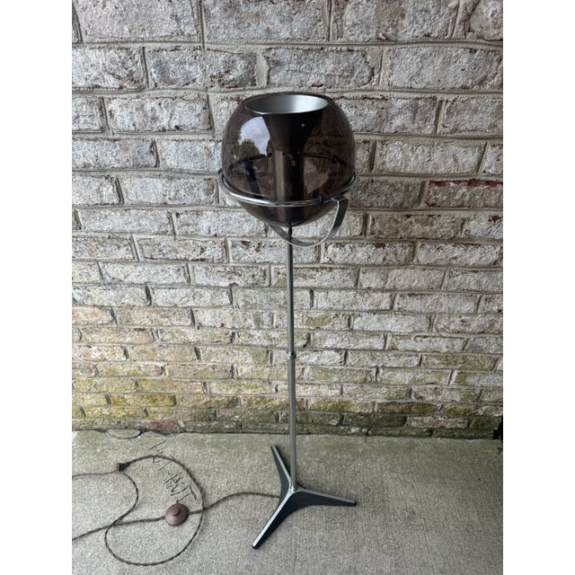 Mid-Century Modern Vintage, Mid Century Modern Frank Ligttelijn for Raak Smoked Glass Orb Floor Lamp, Unmarked For Sale - Image 3 of 18