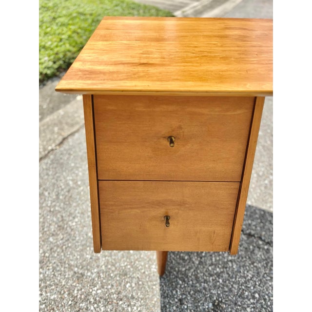 Solid Maple Angled Desk by Paul McCobb for Planner Group For Sale In Tampa - Image 6 of 12
