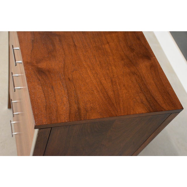 1960s Refinished Paul McCobb for Calvin Walnut Dresser Nightstand Chest For Sale - Image 10 of 11