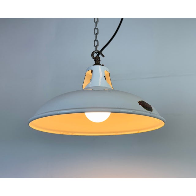 Industrial White Enamel Factory Pendant Lamp from Thorlux, 1960s For Sale - Image 10 of 17