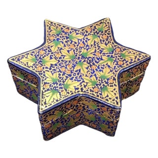 Early 20th Century Hand-Painted Star Lacquer Box For Sale
