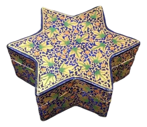 Early 20th Century Hand-Painted Star Lacquer Box