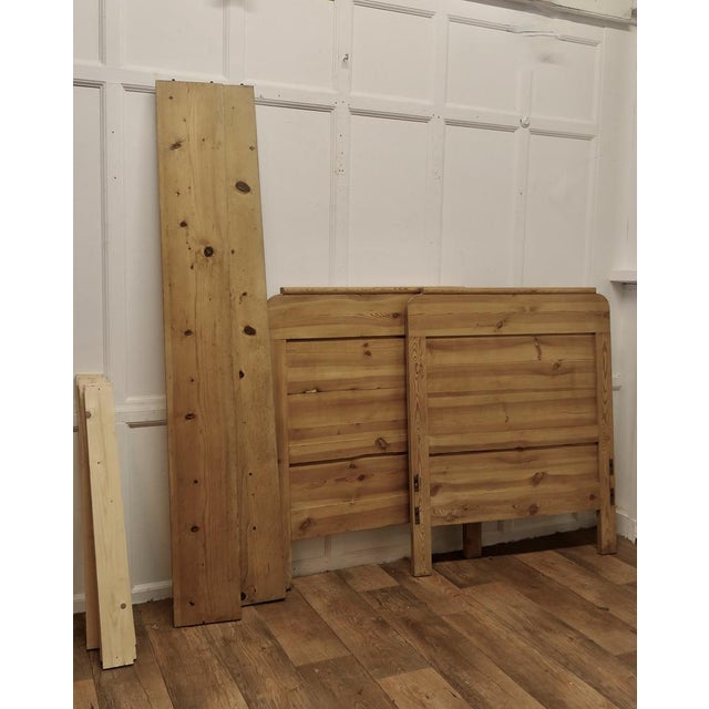 French Pine Single Sleigh Bed Lit Bateau A 19th Century French Rustic Pine single sleigh bed This is a good solid piece of...