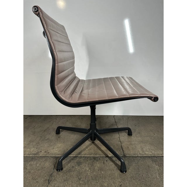 Eames Aluminum Group Leather Swivel Side Chair For Sale In Los Angeles - Image 6 of 10