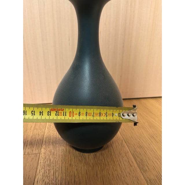 Green Chinese Ceramic Vase Qing Dynasty Qianlong Marked Peacock Green Glaze Porcelain Yuhuchun Vase For Sale - Image 8 of 18