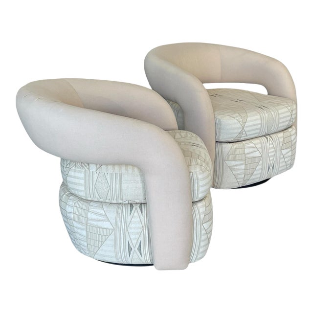 Targa Swivel Chairs by Bassett Furniture, a Pair, Postmodern, in the Style of Vladimir Kagan, Late 20th Century For Sale