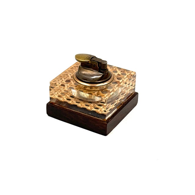 1970s Mid-20th Century Lucite Table Lighter, Italy 1970s For Sale - Image 5 of 8