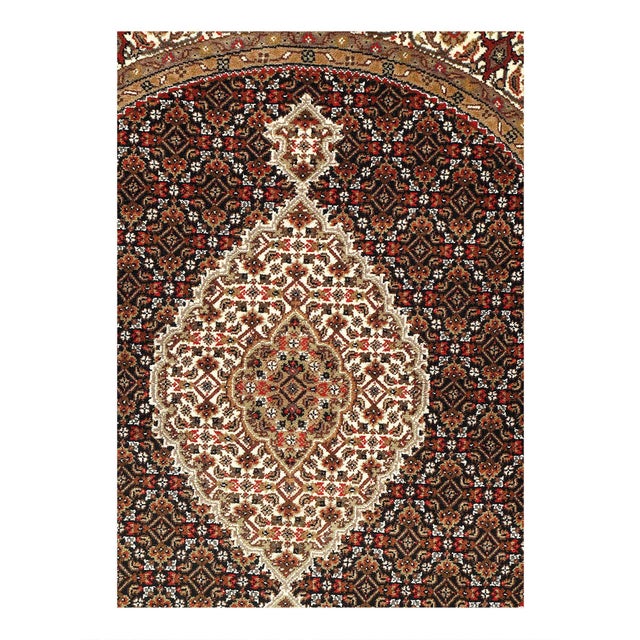 This is a hand-knotted round Rug. Silk & Hand-Spun Wool Rug. All natural Dyed. This rug is handmade from 100% premium,...