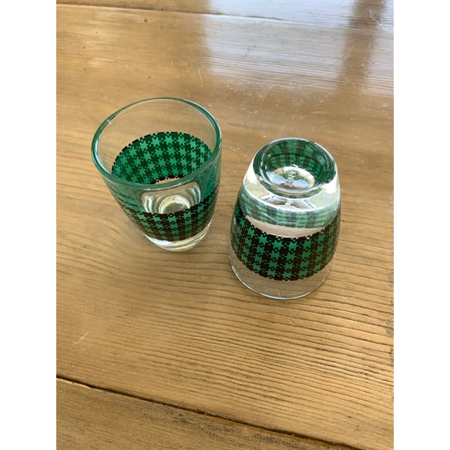 1950s French Mid Century Herringbone-Banded Glass Decanter and Shot Glasses Set- 10 Pieces For Sale - Image 4 of 8