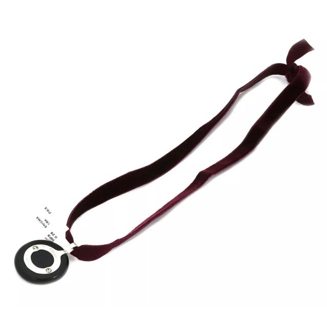 Bvlgari Enigma Diamond Coral Jet 18k Gold Lips Pendant Velvet Necklace For Sale In Miami - Image 6 of 7